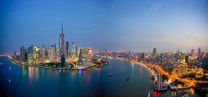 BNNWGT China Shanghai town city blocks of flats high-rise buildings city skyline Huangpu river flow Pudong evening travel traveling