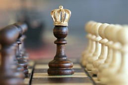 Pions avec une couronne (jeu d'échecs)