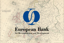 Logo de la BERD sur fond de carte ancienne de l'Europe